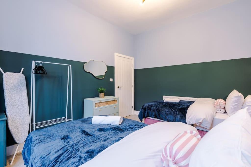 הוילה מנצ'סטר 5 Bed Salford Sanctuary Retreat מראה חיצוני תמונה