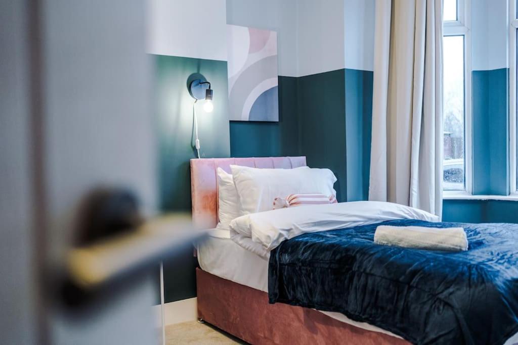הוילה מנצ'סטר 5 Bed Salford Sanctuary Retreat מראה חיצוני תמונה