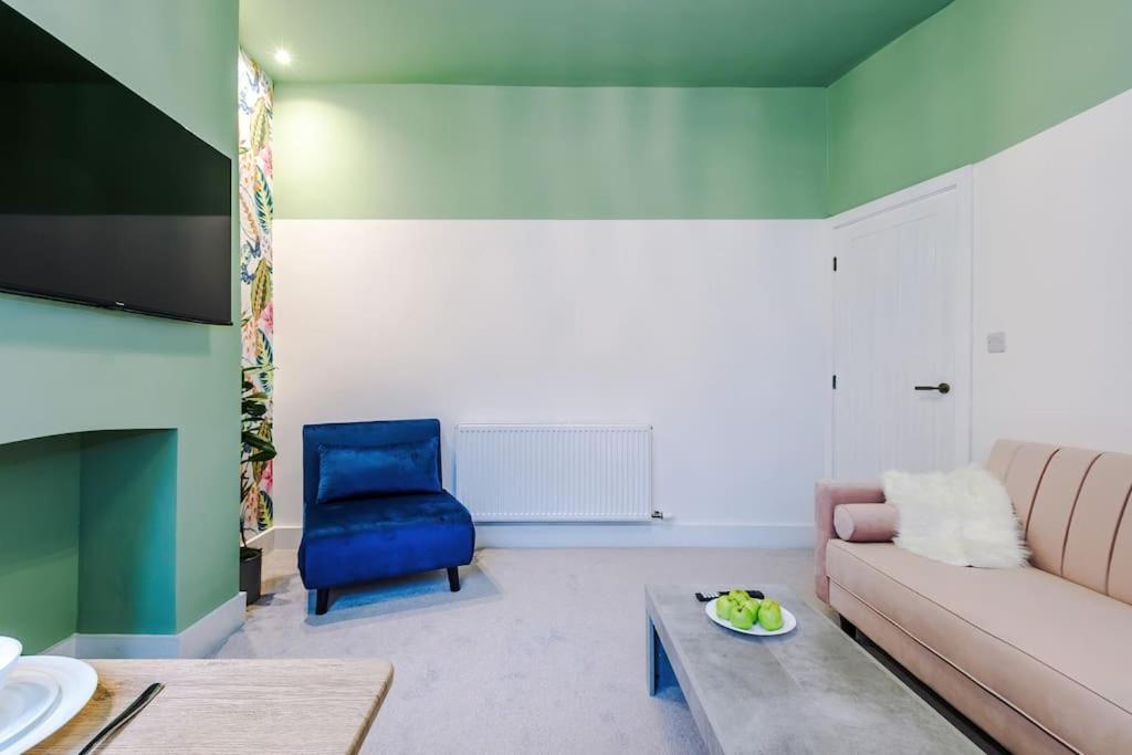 הוילה מנצ'סטר 5 Bed Salford Sanctuary Retreat מראה חיצוני תמונה