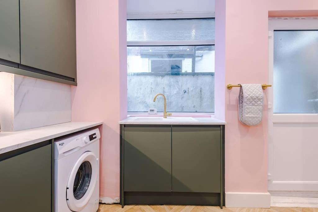 הוילה מנצ'סטר 5 Bed Salford Sanctuary Retreat מראה חיצוני תמונה