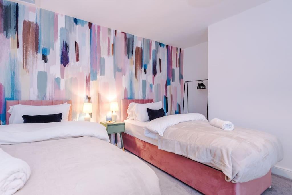 הוילה מנצ'סטר 5 Bed Salford Sanctuary Retreat מראה חיצוני תמונה