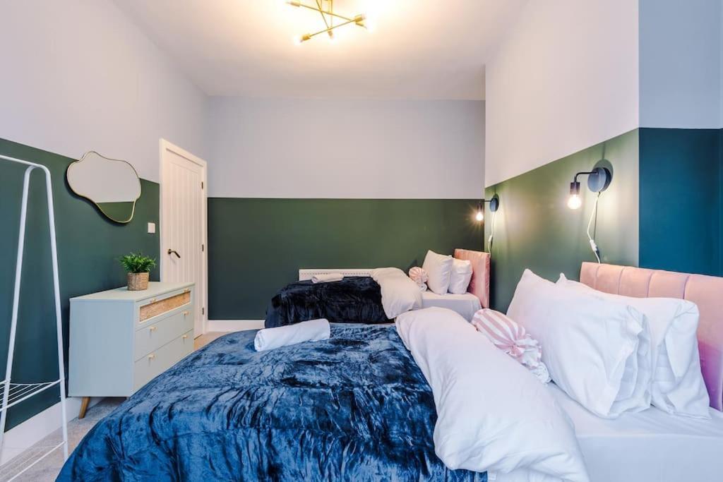הוילה מנצ'סטר 5 Bed Salford Sanctuary Retreat מראה חיצוני תמונה